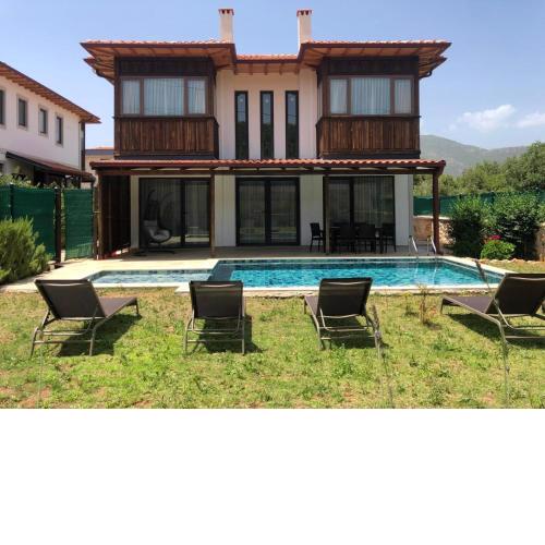 Derya Beach Ağullu Villa 2