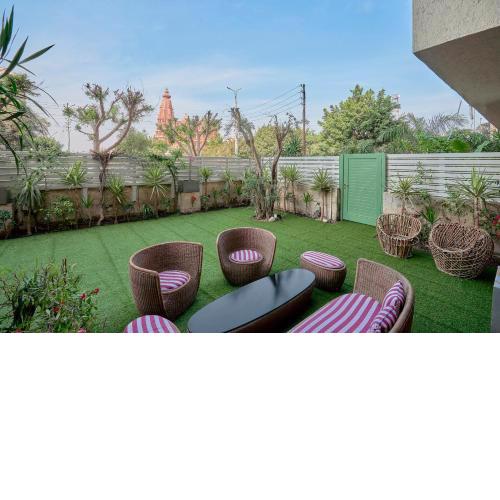 Designer Baron Palace 4BR Garden Duplex