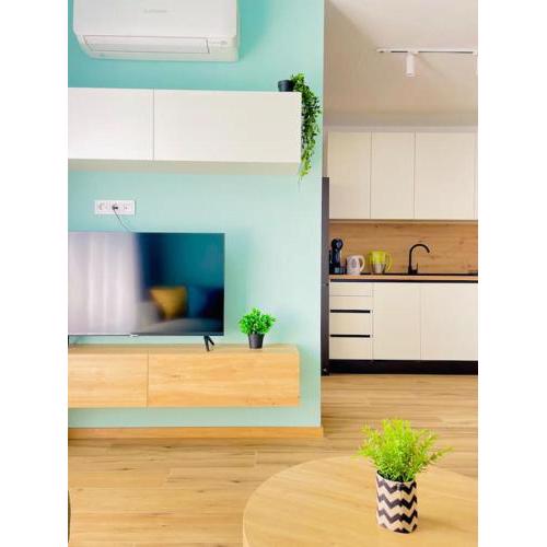 Designer luxury apartment 1BDR with parking