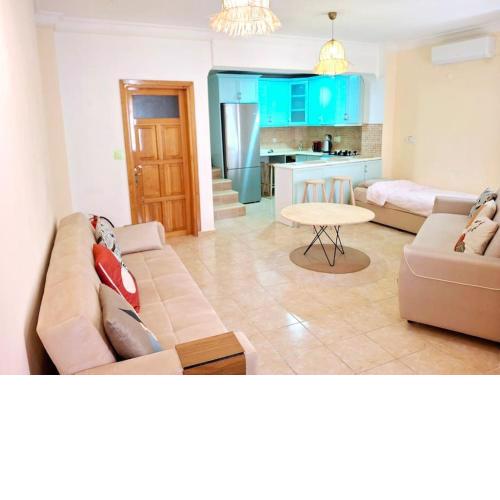 Detached Greek house in the hearth of Cesme Bazaar