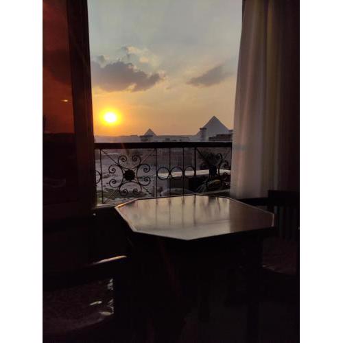 Diamond Pyramids View Apartment