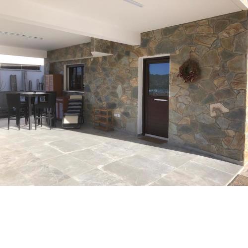 DIAMOND Stone Wooden Guest House