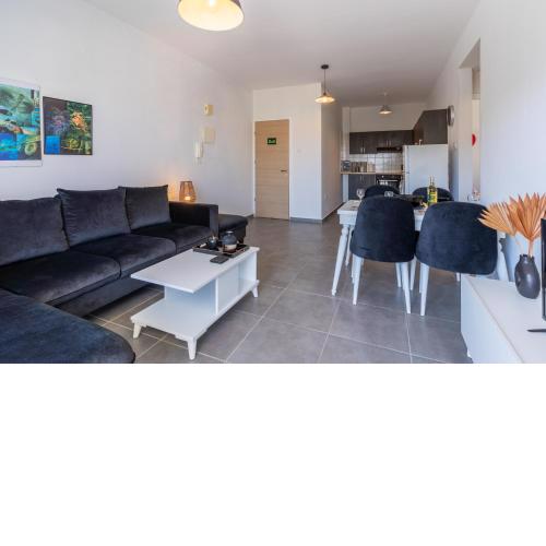 Diamond’s 2-Bedroom Apartment in Larnaca