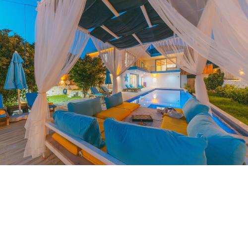 Doğa manzaralı korunaklı Villa Şura