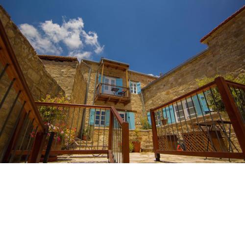 Dolphin Guest House and Studios
