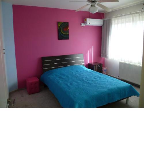 Double room with ensuite bathroom at Datacom building