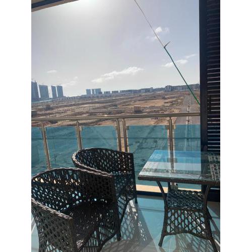 شقة بموقع مميز وأطلالة على البحر بعمارات الداون تىاون down town العلمين الجديدة new alameen