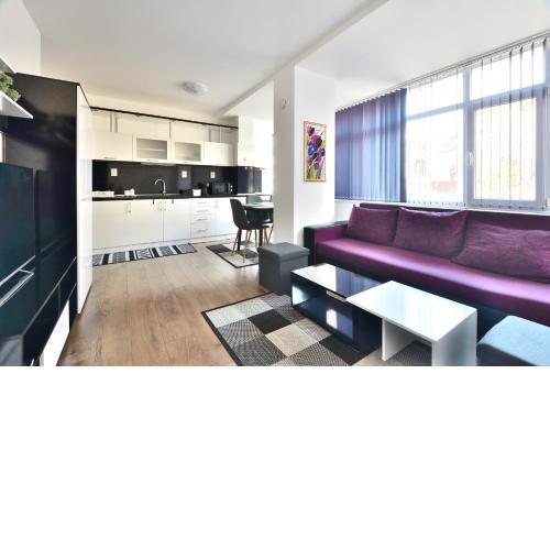 Downtown Apartment By the Lindens