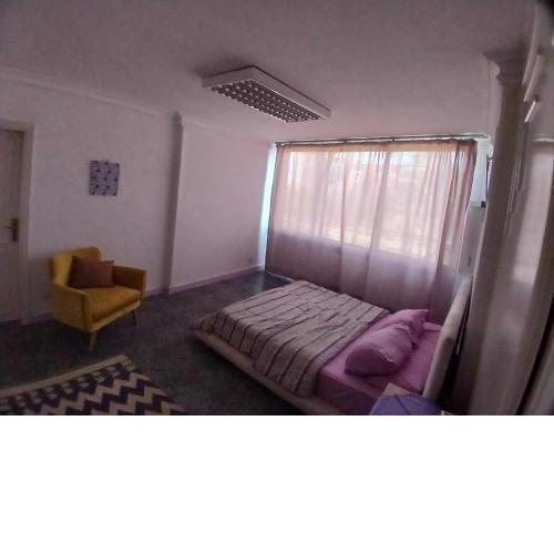 Downtown super apartment