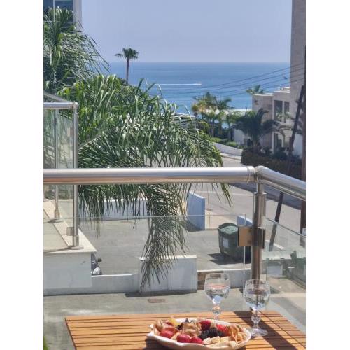 Dream Vacation by Dess 1 bedroom Flat steps from Da Costa Bay, Protaras