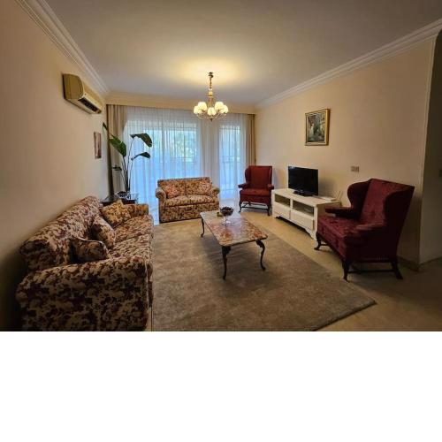 Dreamland Stylish 2BD with a garden and pool access