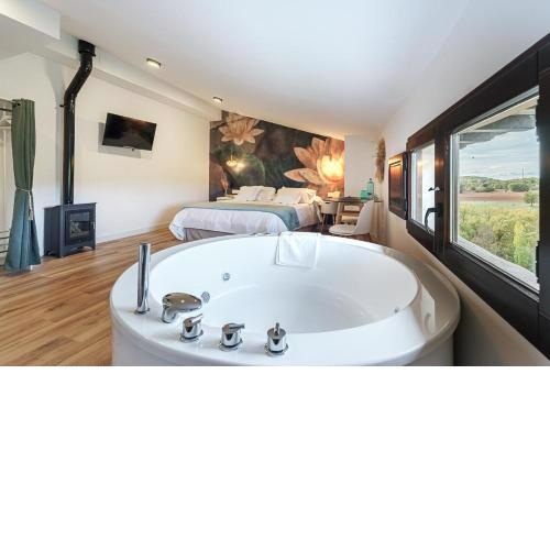 DUO SOMNIA, suites con jacuzzi y chimenea, only adults