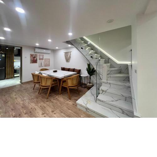 Duplex 3Bedroom Apartment Overlooking Giza Zoo Perfect for Families and Friends