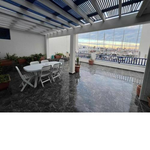 Duplex Monastir avec terrasse sur la marina