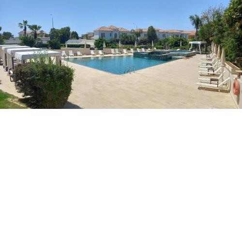 E-Hotel Larnaca Resort & Spa