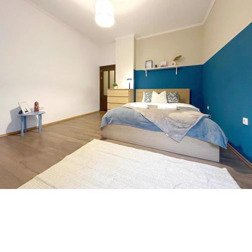 Echoes of Comfort - Top Center 1 BDR Fast Wi-fi