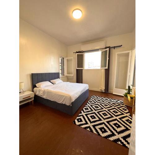 Economy room in Downtown