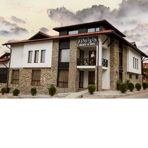 Einstein House & Spa