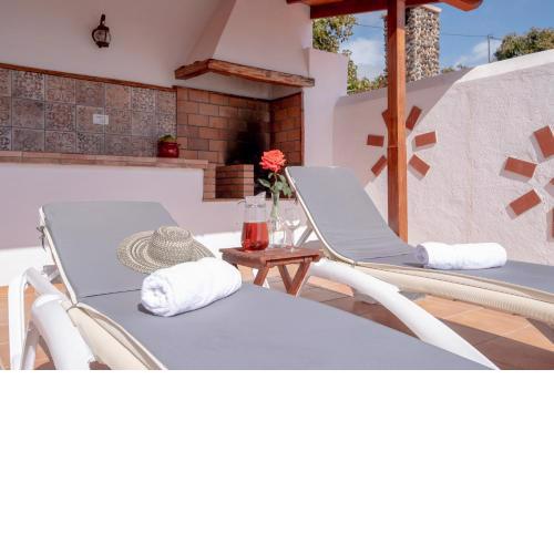 El Amanecer - villa privada con piscina agua salada, barbacoa y chimenea