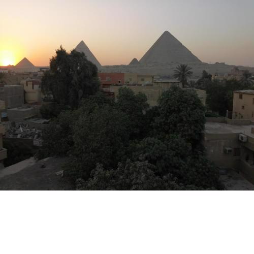 El bazar Egipcio pyramid hotel