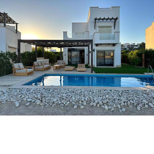 El Gouna Cyan Villa with pool n lagoon by BFG Beit Fel Gouna