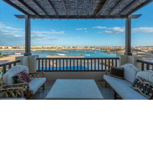 El Gouna Lagoon Paradise Penthouse - Private Room in shared penthouse-Ladies stay only