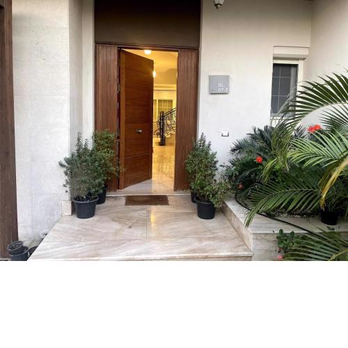 Elegant 3-Bedroom Villa