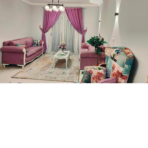 Elegant 3-Room Apartment with Modern Amenities in Gardenia Compound