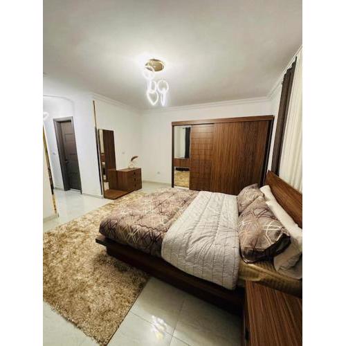 Elegant Ground-Floor Apt in SZ