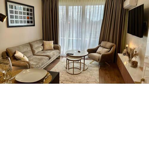 Elegant Living Ap. 2