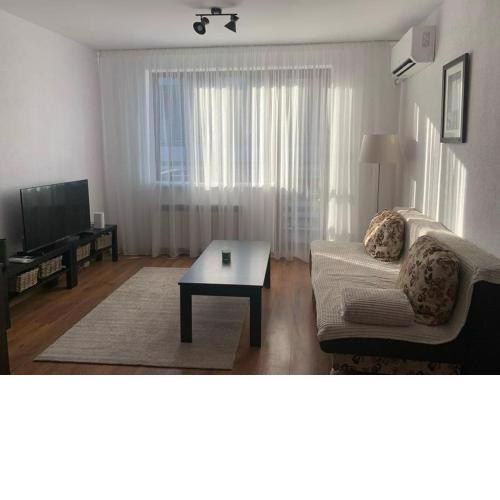 Elegant Two Bedroom Apartment- Top Location