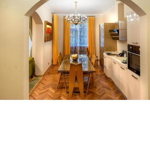 Elite place Suite