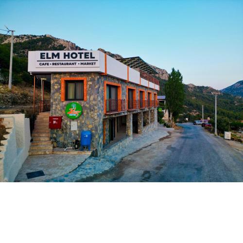 Elm Hotel