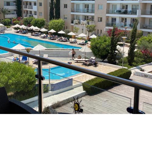 Elysia Park pool view apartment