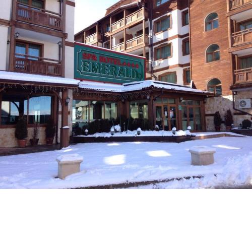 Emerald Apartment-complex