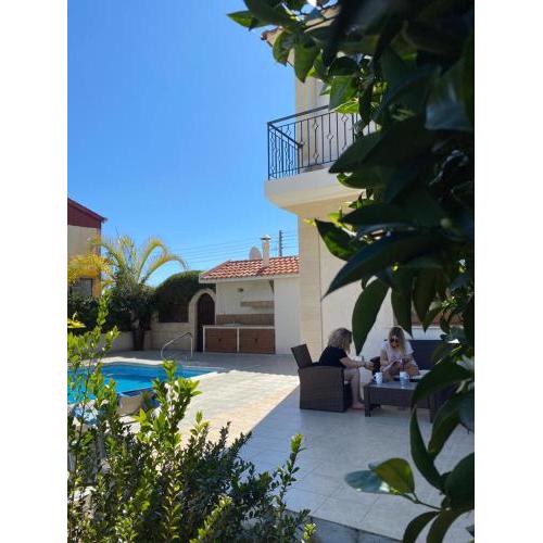 EPISKOPI VILLA, Luxury 4 Bedroom with Pool - Limassol