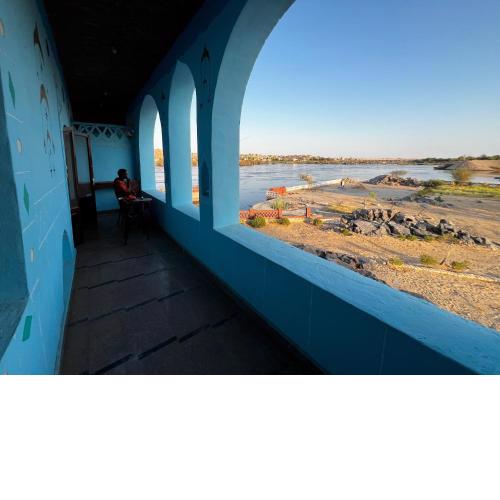 Essi ka - A Smile by the Nile
