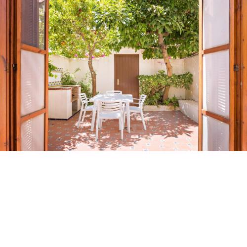 Estepona - Playa - Villa en urbanización al lado del mar