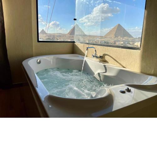 ETERNA Pyramids INN