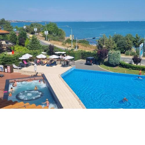 Eve Santa Marina Apartments II - sea, pools, relax