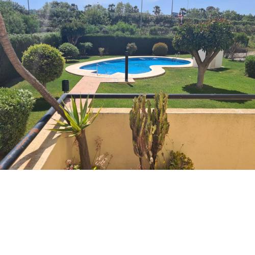 Excellent choice up to 8 guests, beach, mall, pool