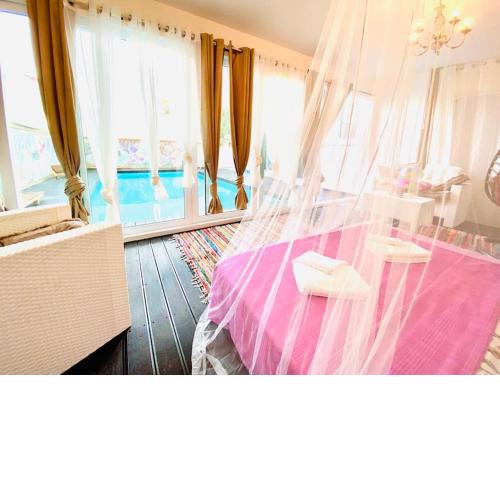 Exclusive Villa Larnaca 2 min beach 8 plus sleeps