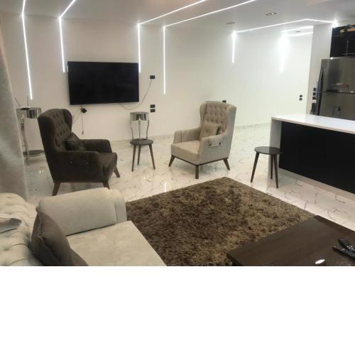 شقة فندقية بغرفتين قرب مول مصر وميدان جهينة families only