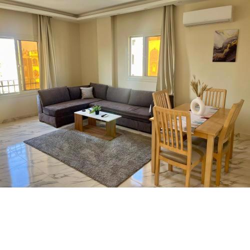 Family Apartment Near AUC
