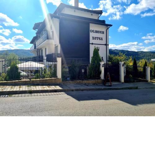 Family Hotel Bela