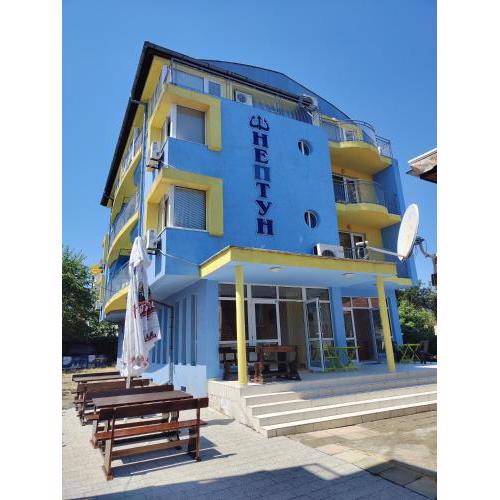 Family hotel Neptun - Lozenets