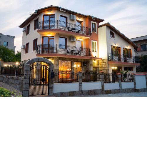 Family Hotel Preslav