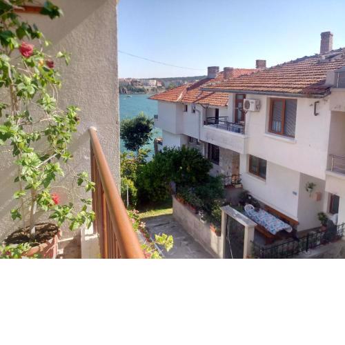 Farlalievi Guest House
