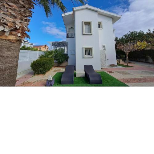 Faros Relaxing Seaside Villa