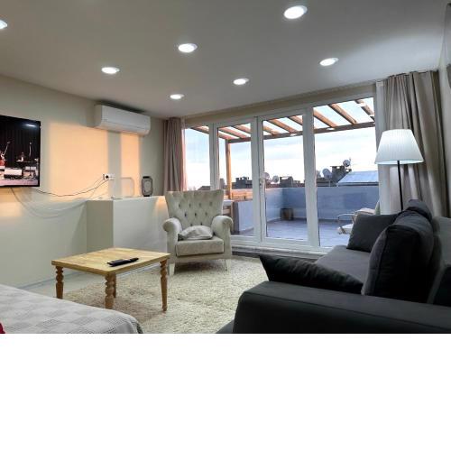 FATİH MERKEZİ LOKASYON GÜZEL TERAS MANZARALI DAİRe